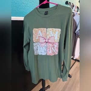 Green Long Sleeve Shirt with Bow Design